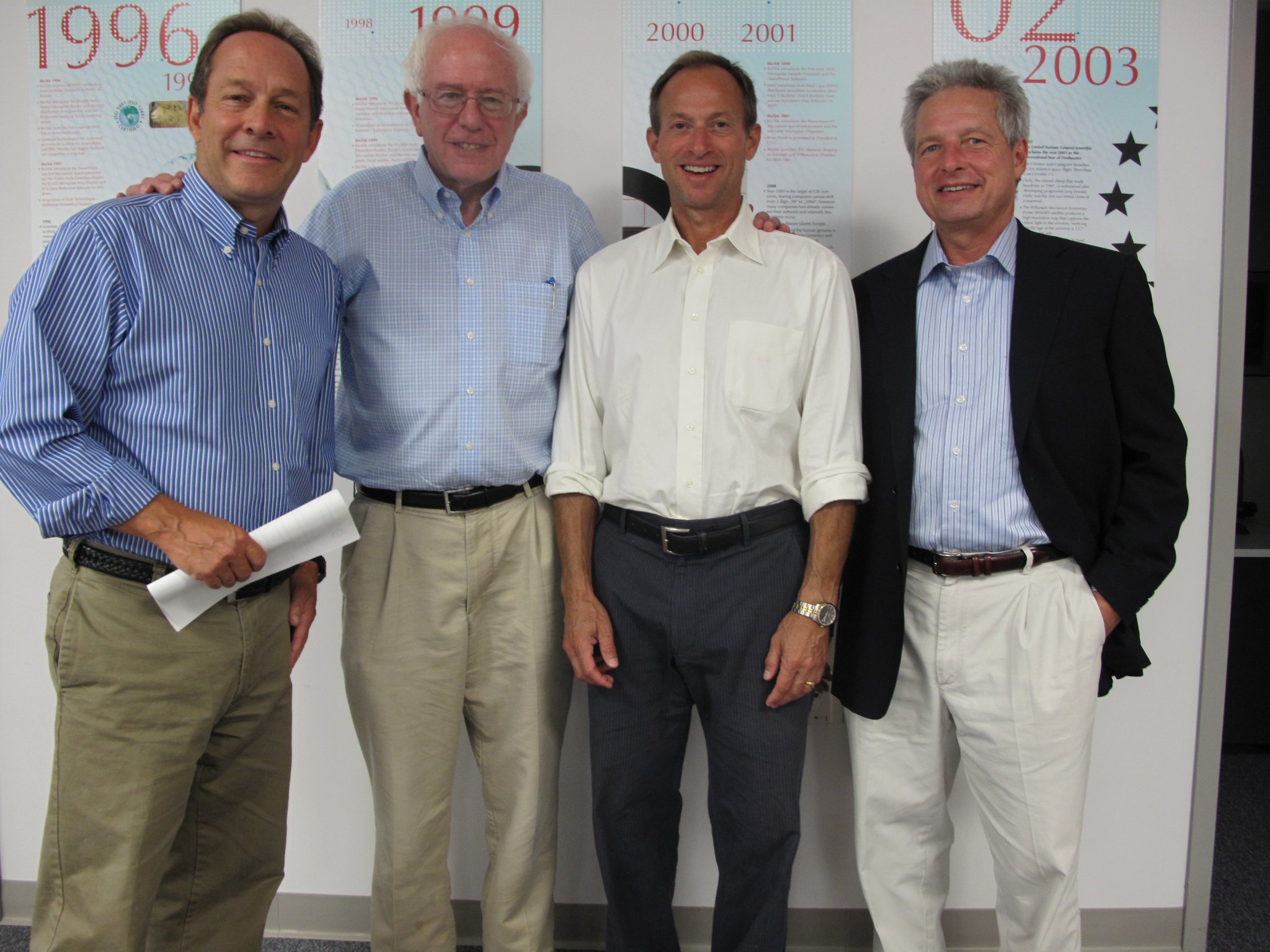 Read more about the article Sen. Sanders visits BioTek Instruments