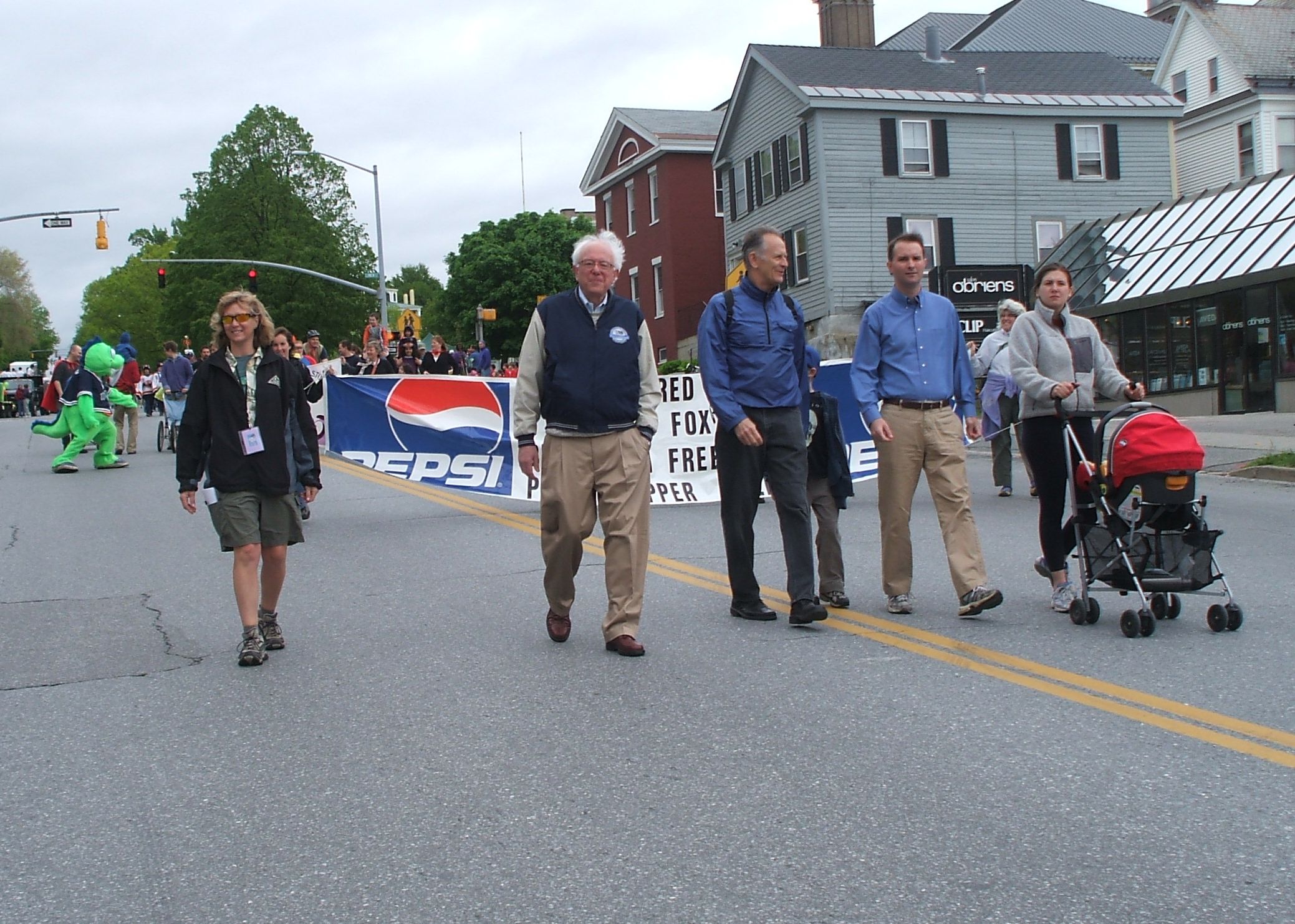 Read more about the article Sanders in Burlington’s ‘Kids Day’ Parade