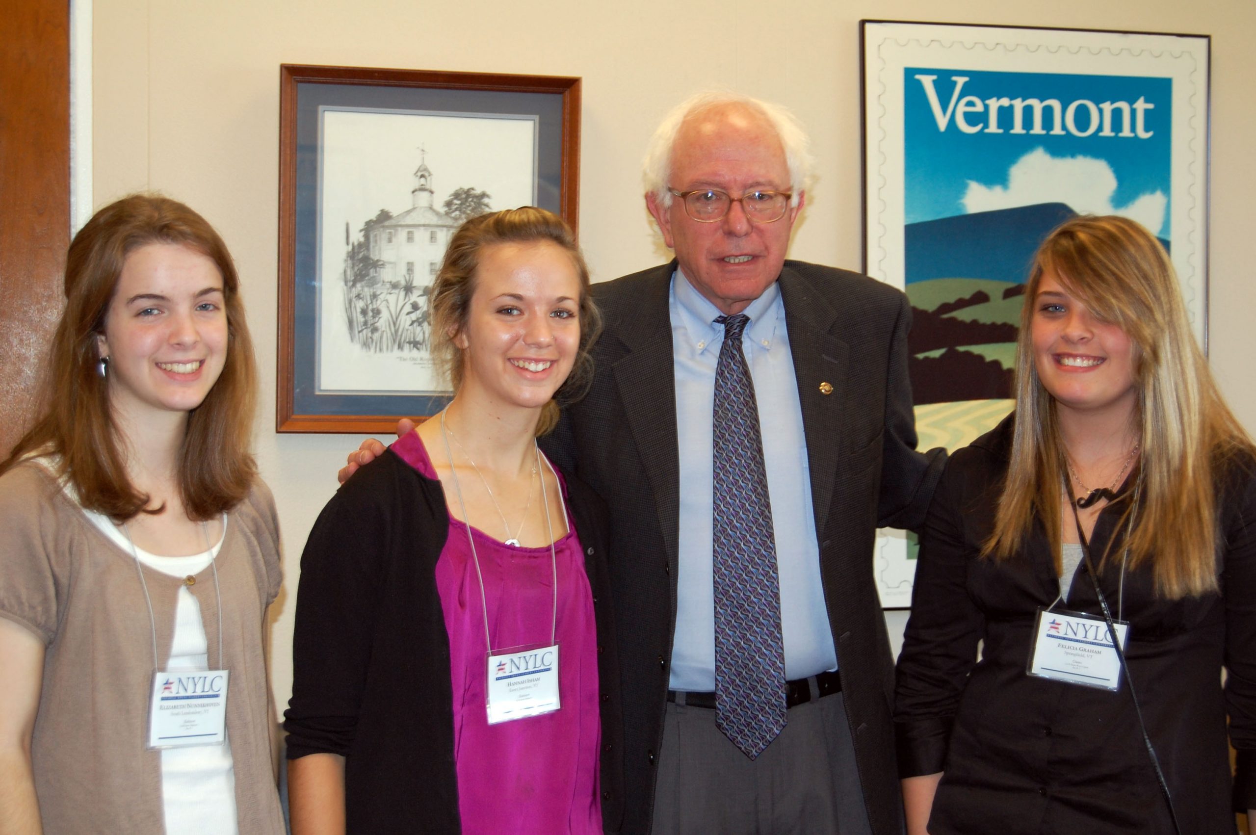 Read more about the article Vermont Student Leaders Visit Senator Sanders in Washington