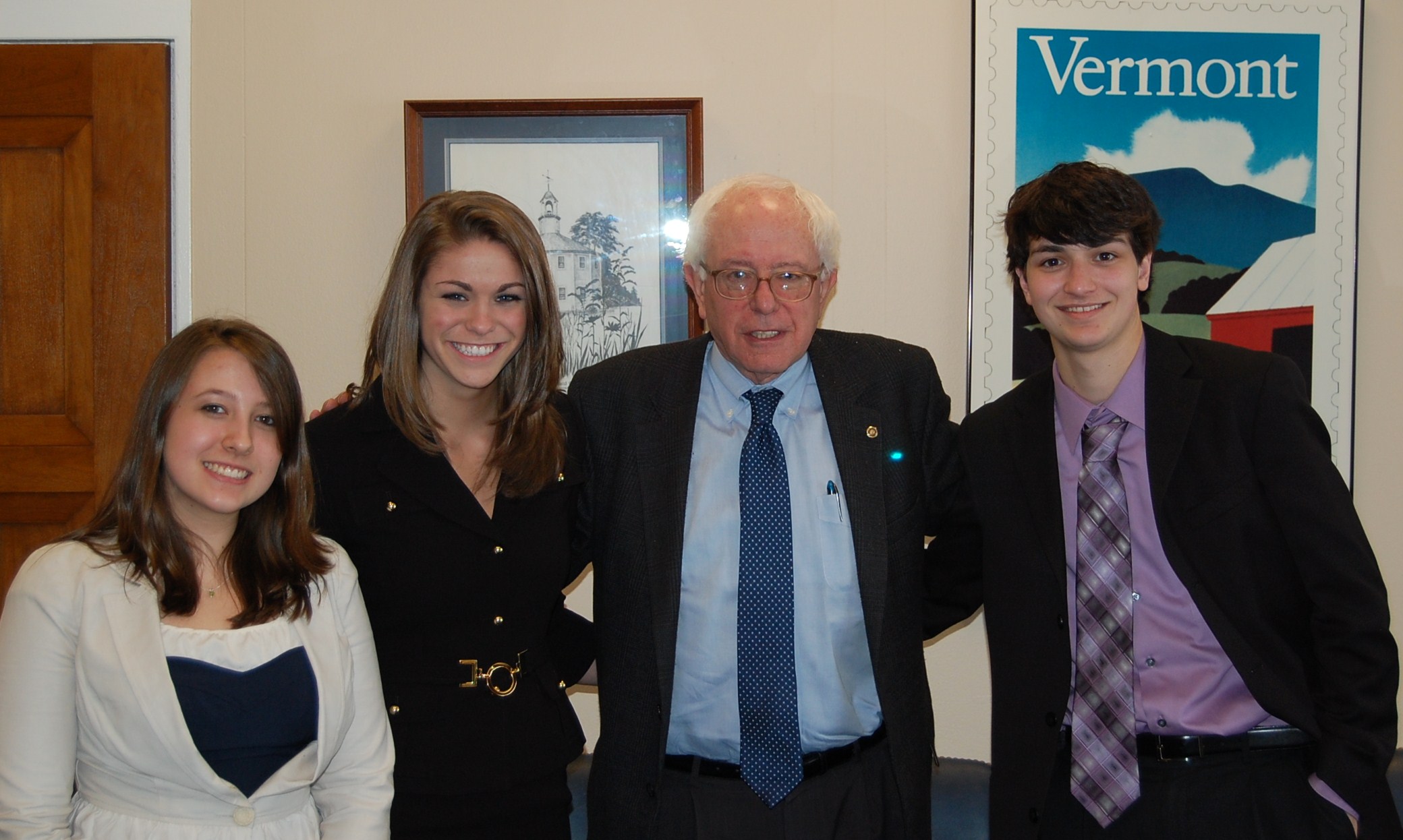 Read more about the article Sanders Meets with Student Leaders