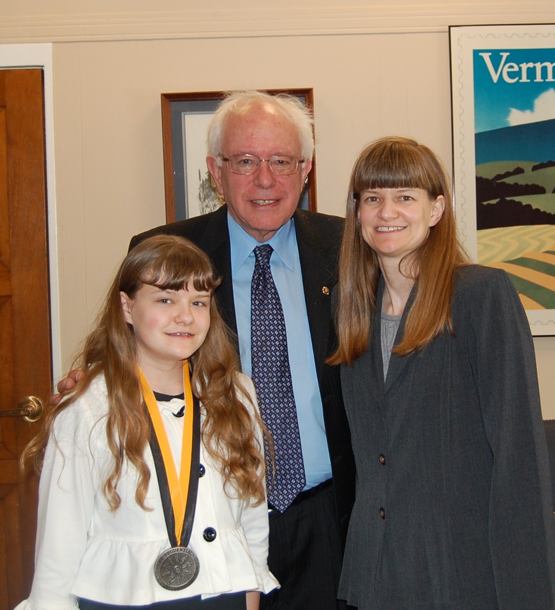 Read more about the article Sanders Meets with Volunteerism Winner