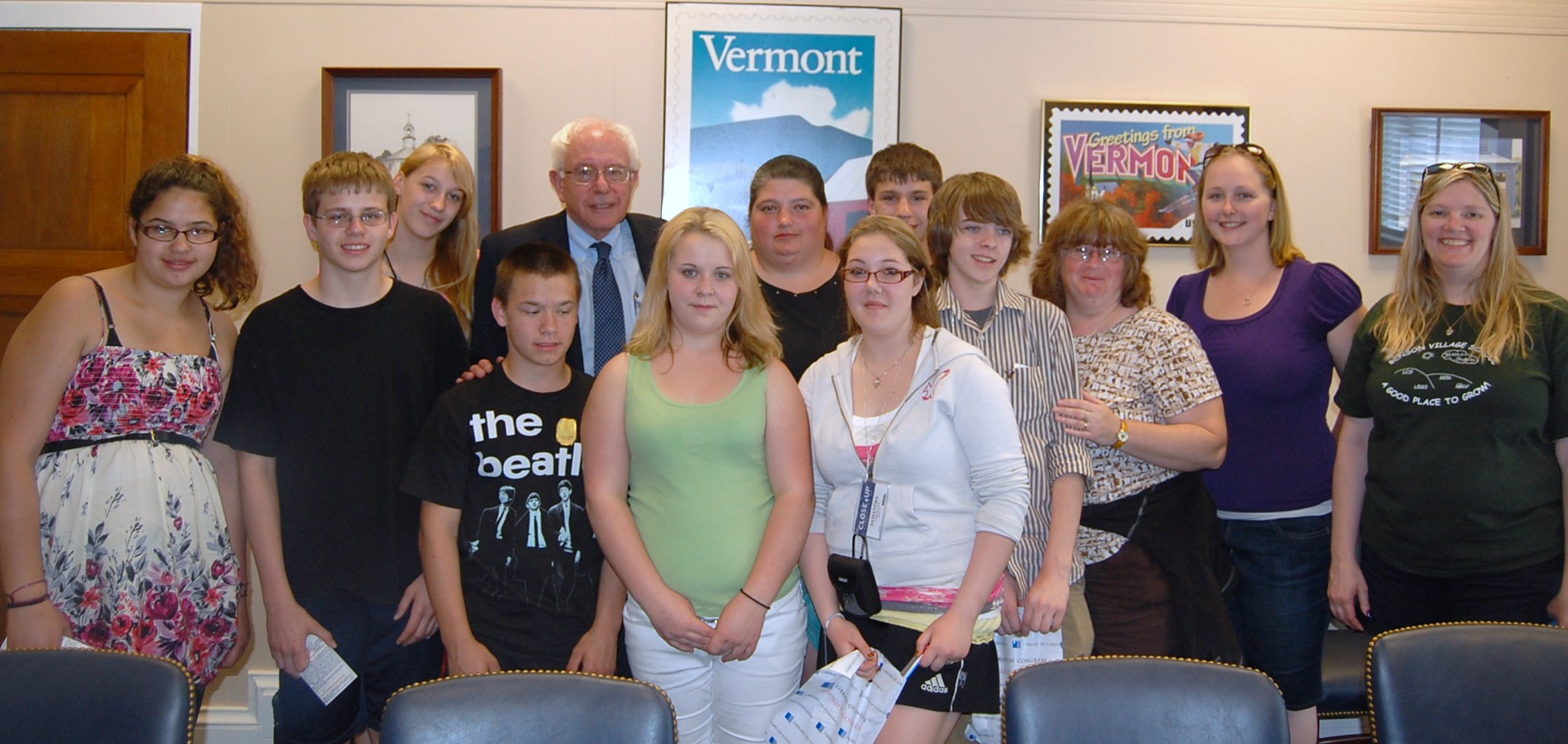 Read more about the article Sanders Meets with Students from Benson Middle School