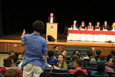Read more about the article Sanders Holds Job Training Discussion With More Than 300 Vermont High School Students